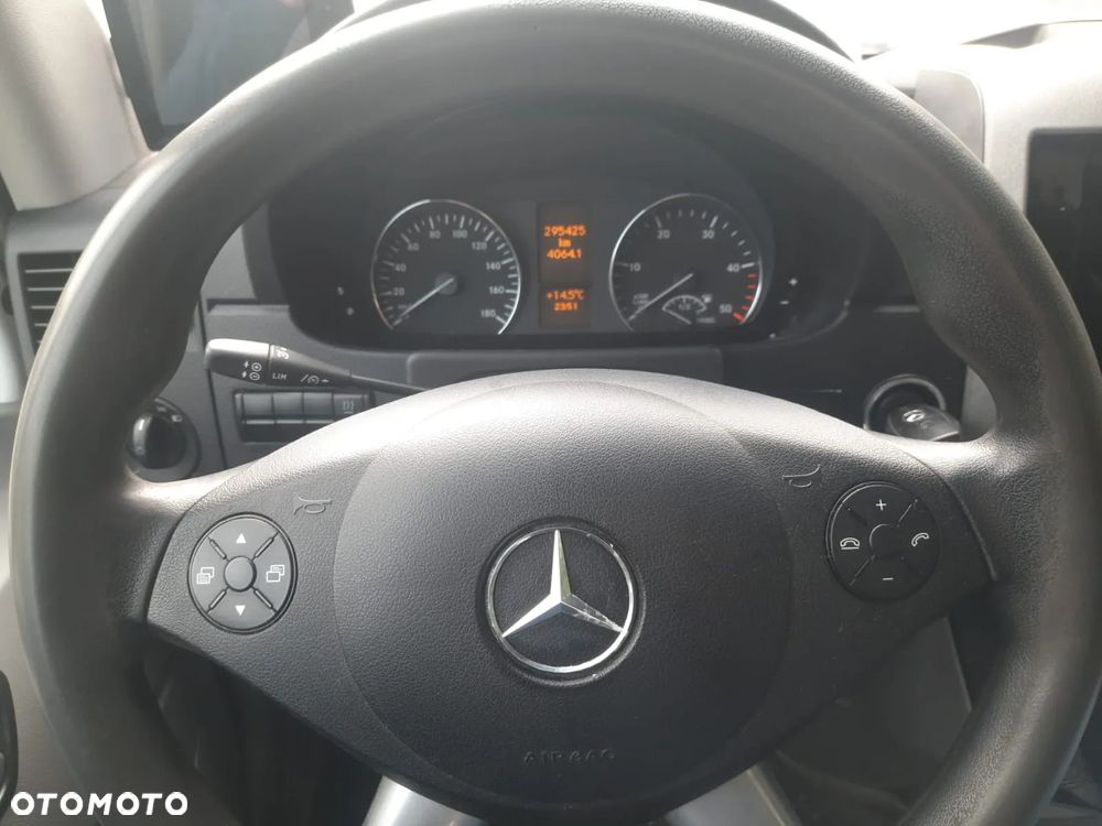 Mercedes-Benz Sprinter - 9