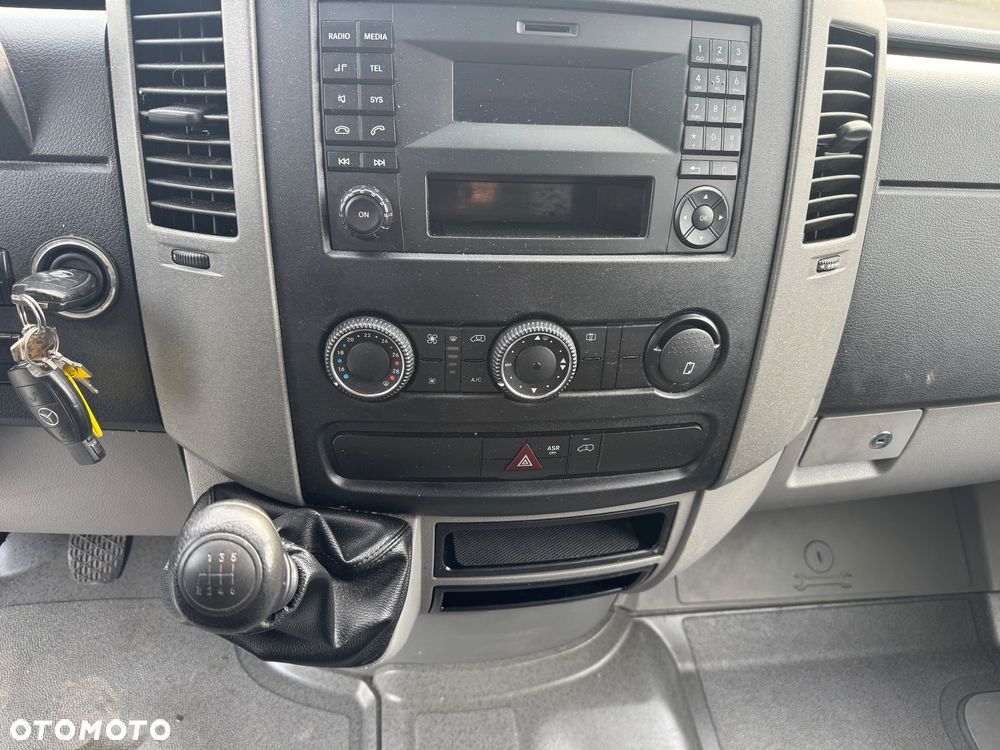 Mercedes-Benz Sprinter 516 CDI rama do zabudowy z windą i agregatem - 18