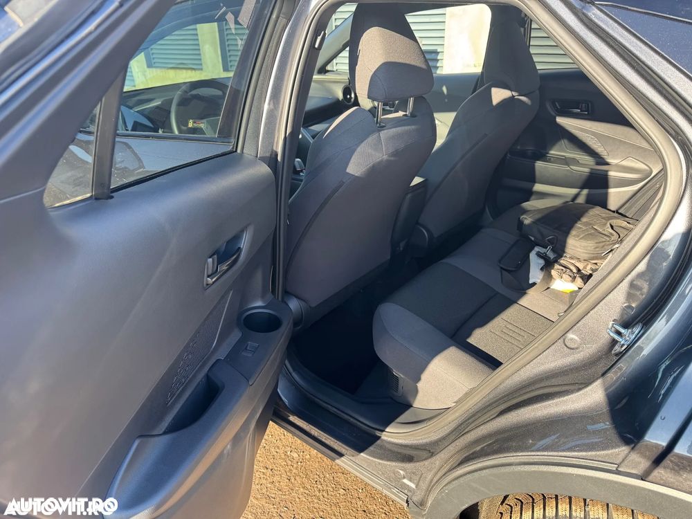 Toyota C-HR 2.0 HEV 197 CP 4x2 CVT Dynamic - 9