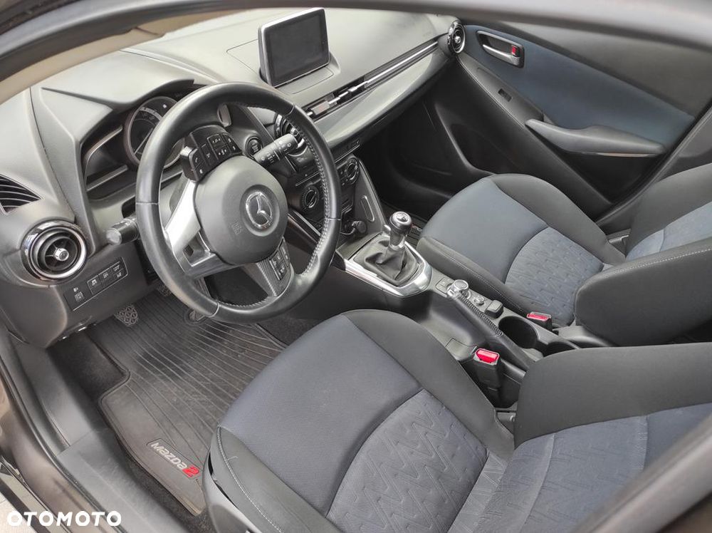 Mazda 2 Hybrid - 10