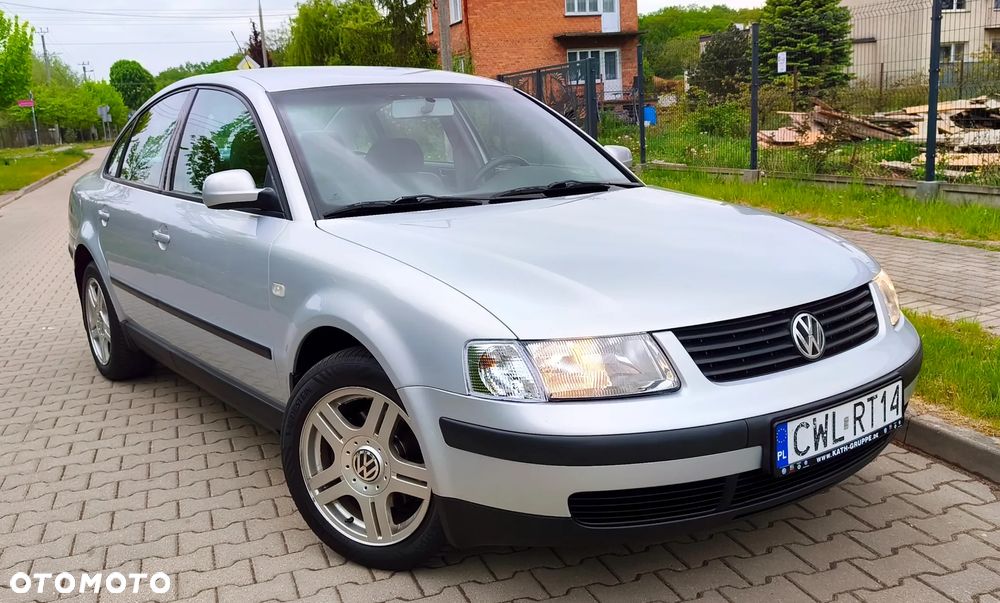Volkswagen Passat 1.8T Comfortline - 11