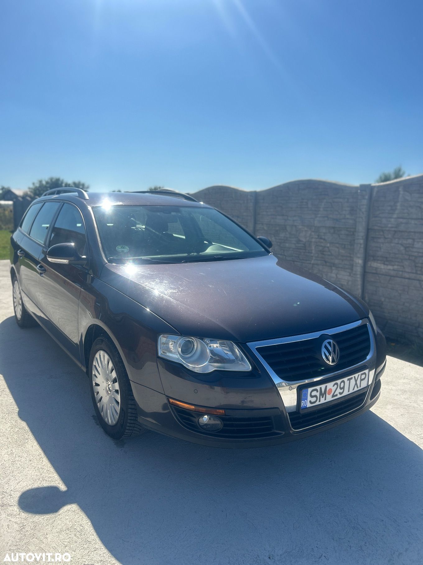 Volkswagen Passat - 1