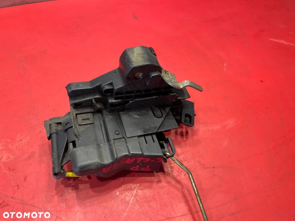 ZAMEK DRZWI PRAWY PRZÓD MERCEDES W202 - 4