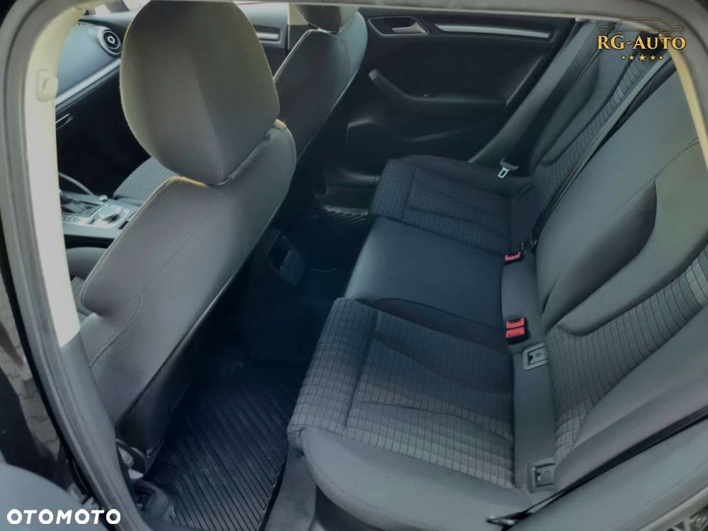 Audi A3 Sportback - 36