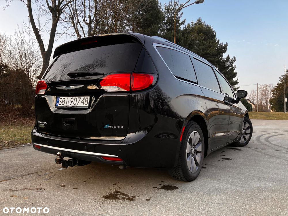 Chrysler Pacifica - 2