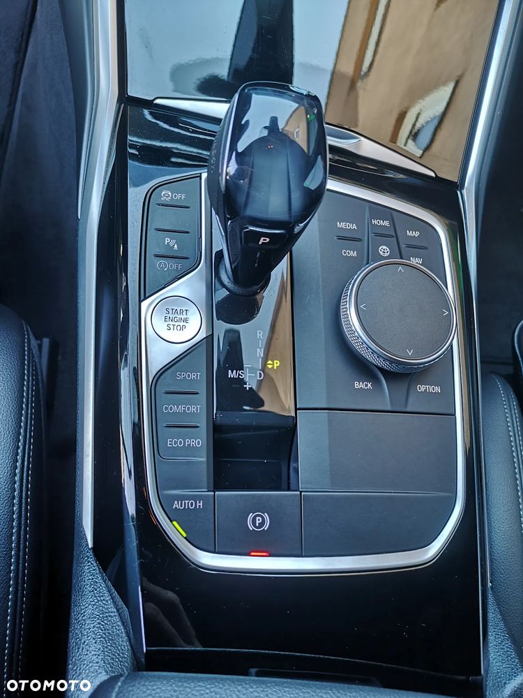 BMW Seria 3 318d M Sport - 23