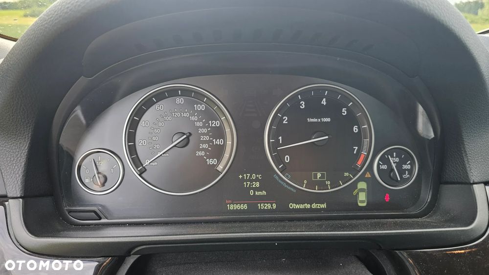 BMW Seria 5 535i xDrive Sport-Aut Luxury Line - 8