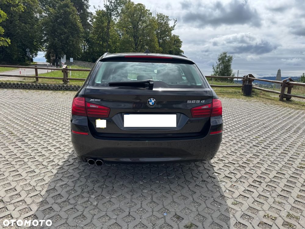 BMW Seria 5 525d xDrive - 5