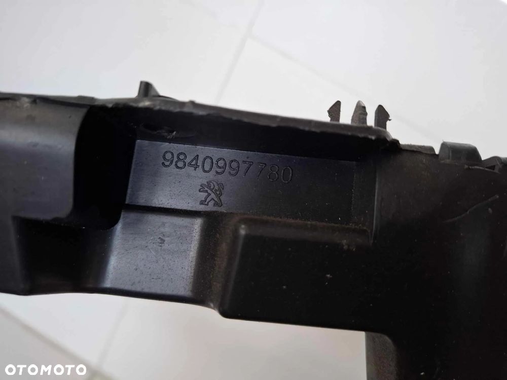 ŚLIZG PRAWY TYLNY TYŁ ZDERZAKA PEUGEOT 3008 II 2016- 16- 9840997780 - 3