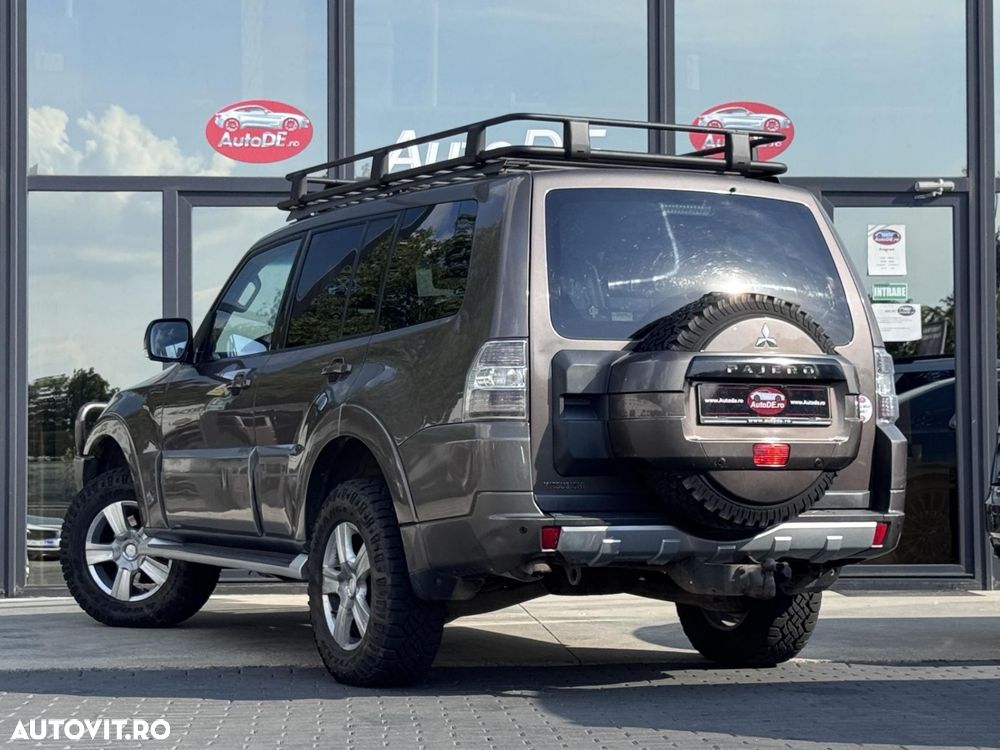 Mitsubishi Pajero - 4