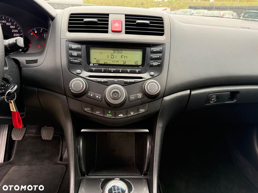 Honda Accord 2.0 Comfort - 34