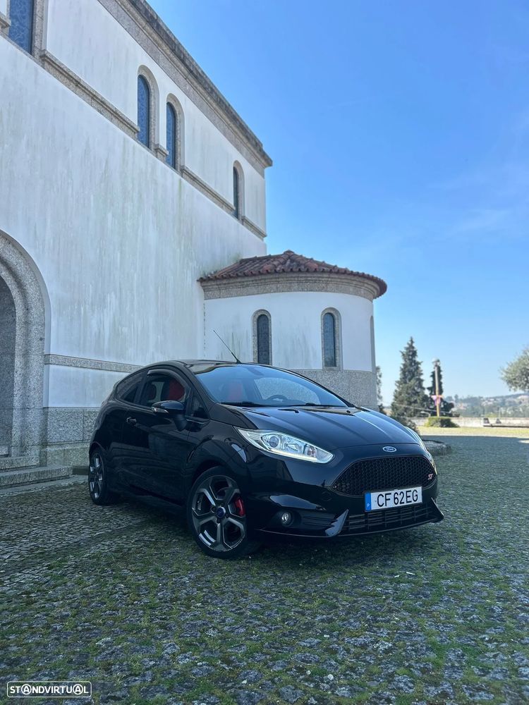 Ford Fiesta 1.6 EcoBoost c/ Pack Pele Desportiva ST - 3