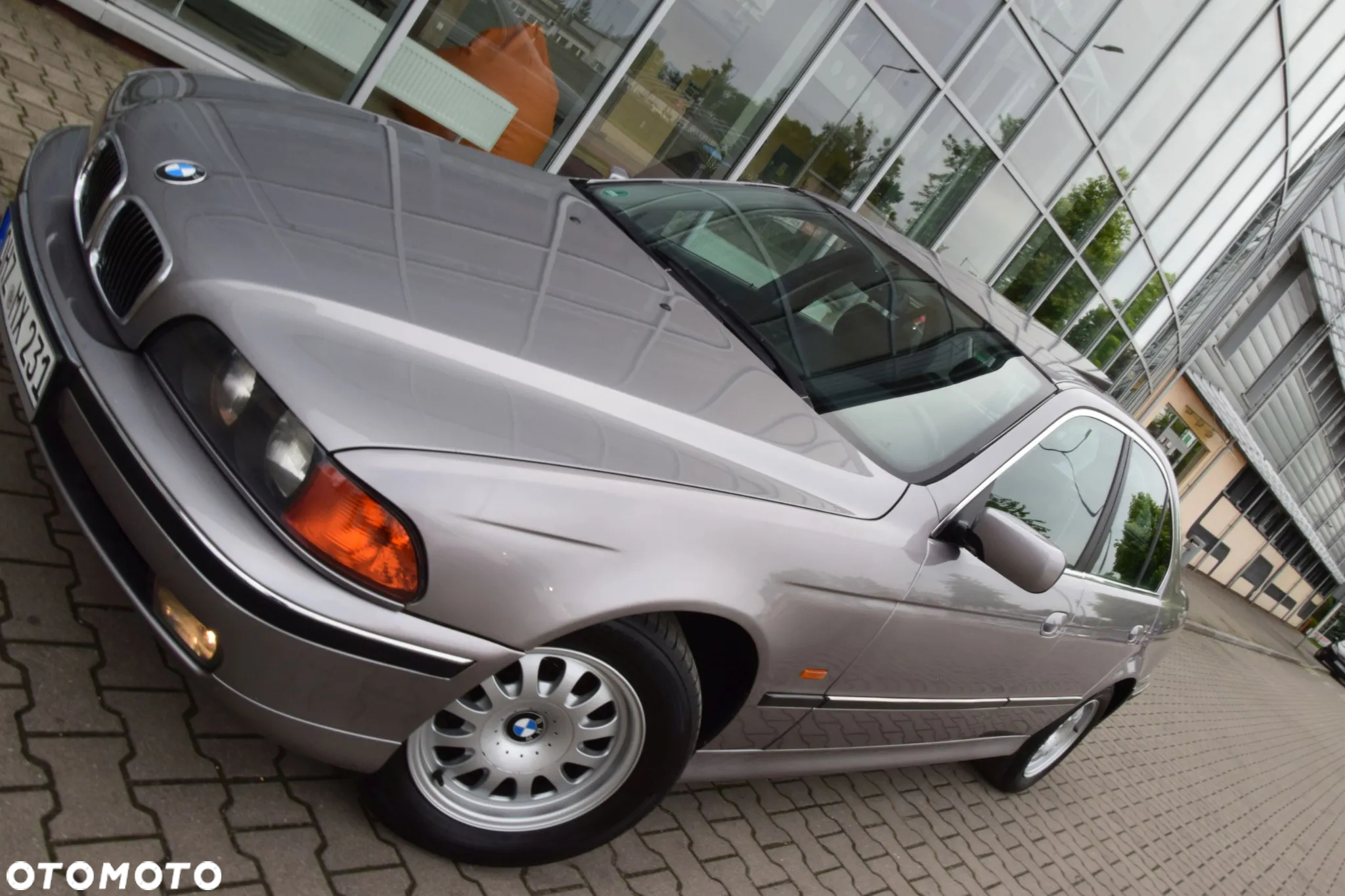 BMW Seria 5 523i - 38