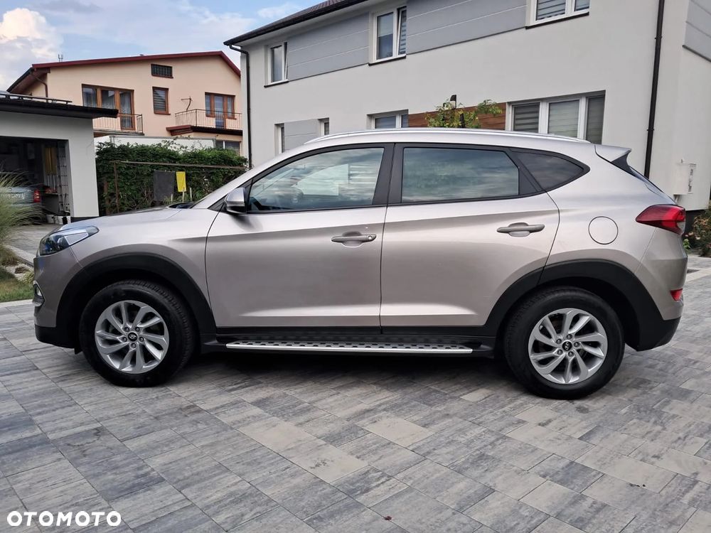 Hyundai Tucson ver-blue-1-7-crdi-2wd-intro-edition - 4