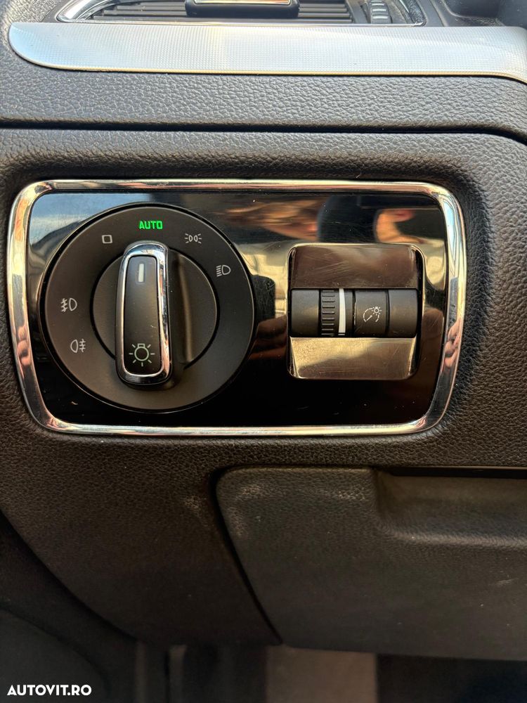 Skoda Superb 2.0 TDI Elegance DSG - 10