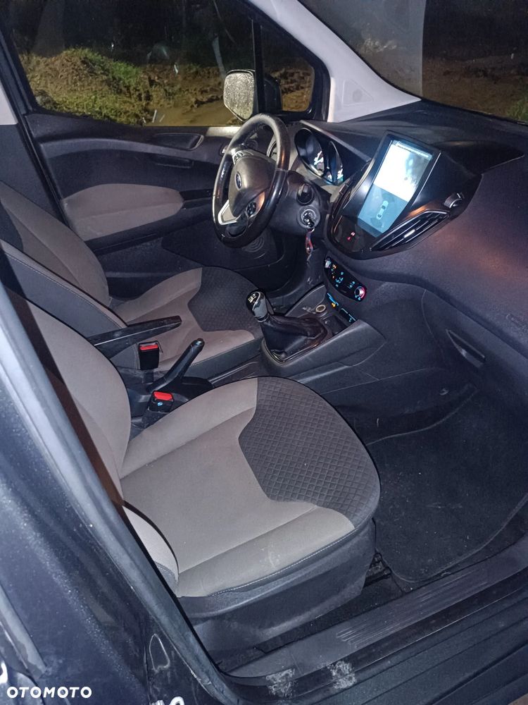 Ford Tourneo Courier 1.5 TDCi Titanium - 10