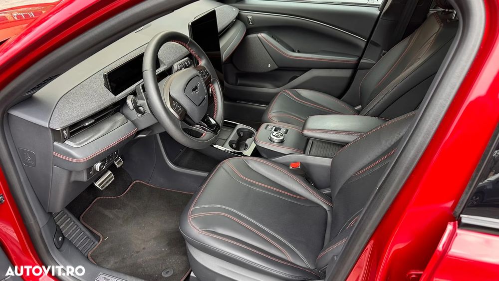 Ford Mustang Mach-E - 10