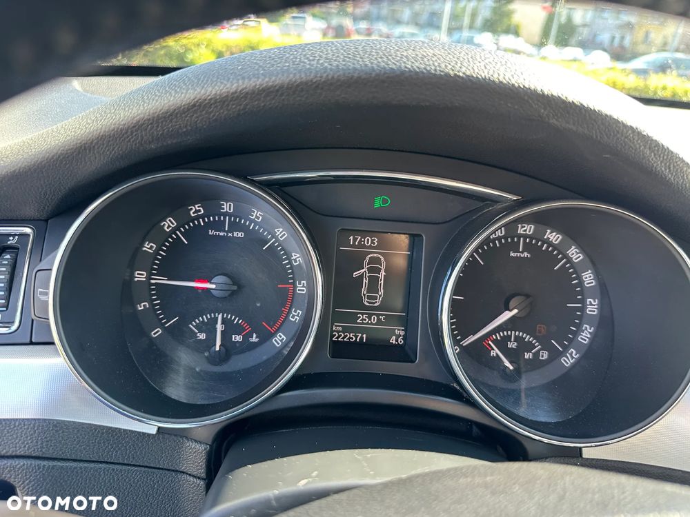 Skoda Superb 2.0 TDI Business - 24