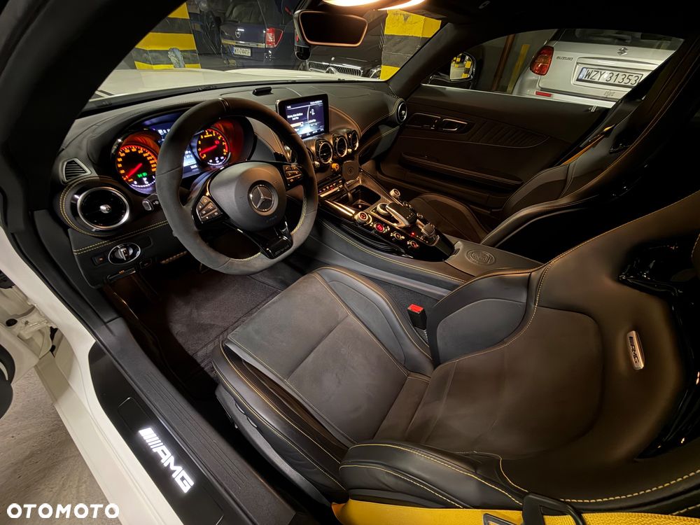 Mercedes-Benz AMG GT R - 16