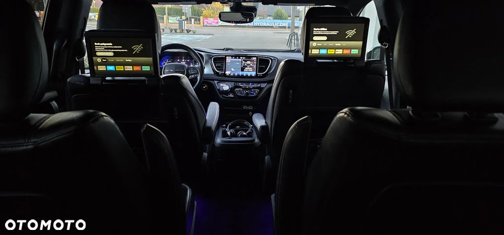 Chrysler Pacifica - 19