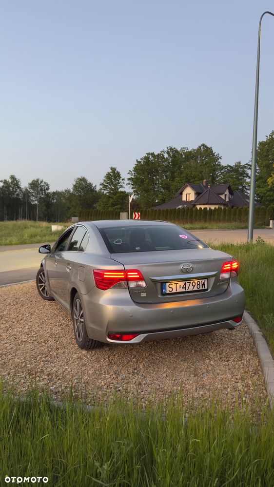 Toyota Avensis 2.0 D-4D Premium - 2