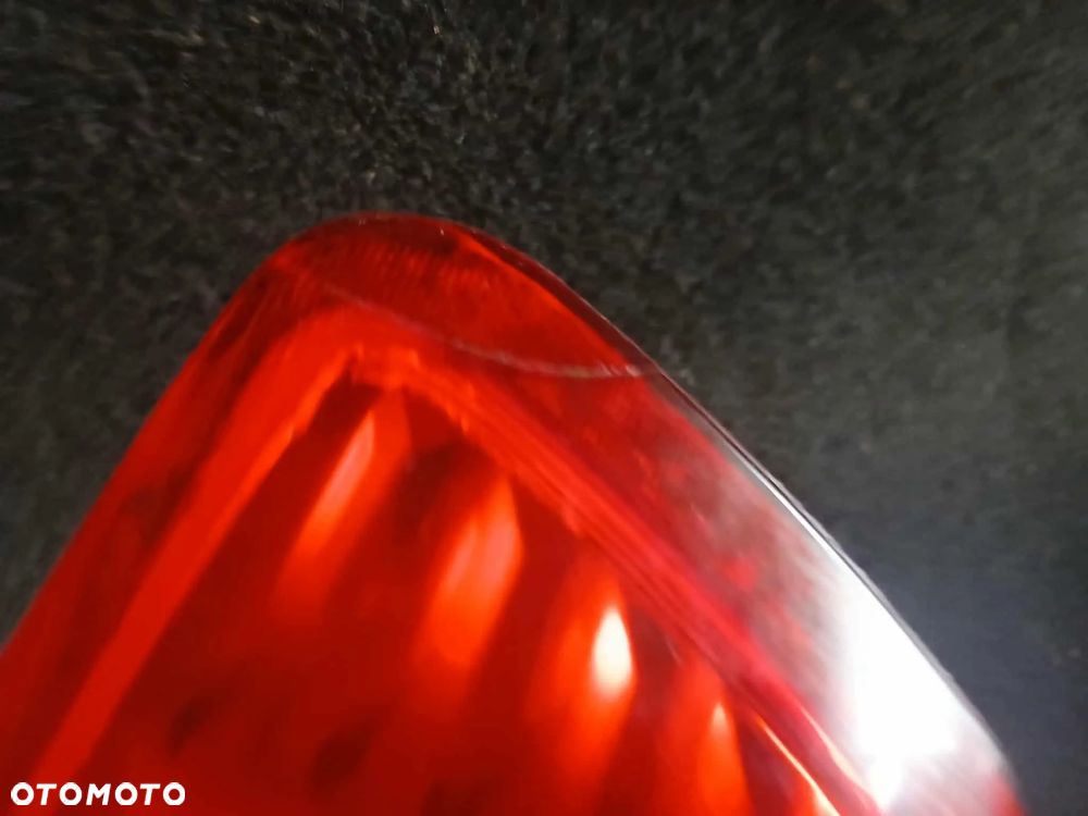 Opel Corsa D Lampa tylna prawa-uszkodzona - 2