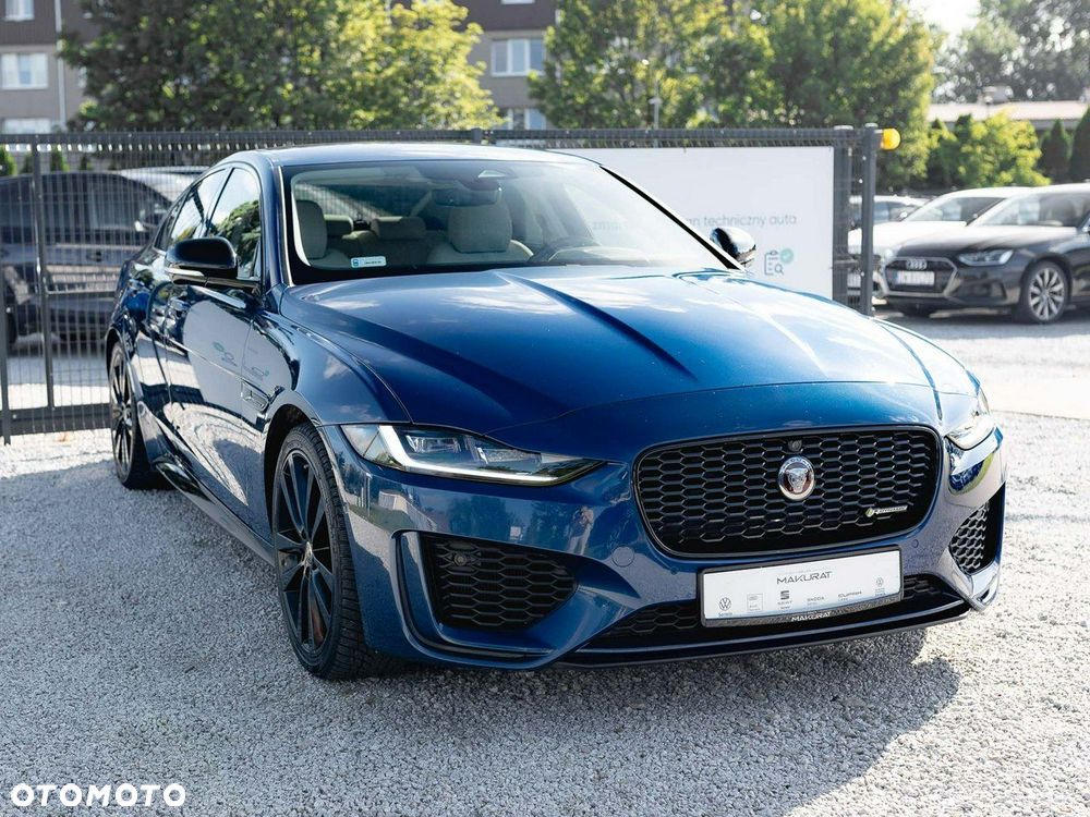 Jaguar XE 2.0 P250 R-Dynamic Black - 4