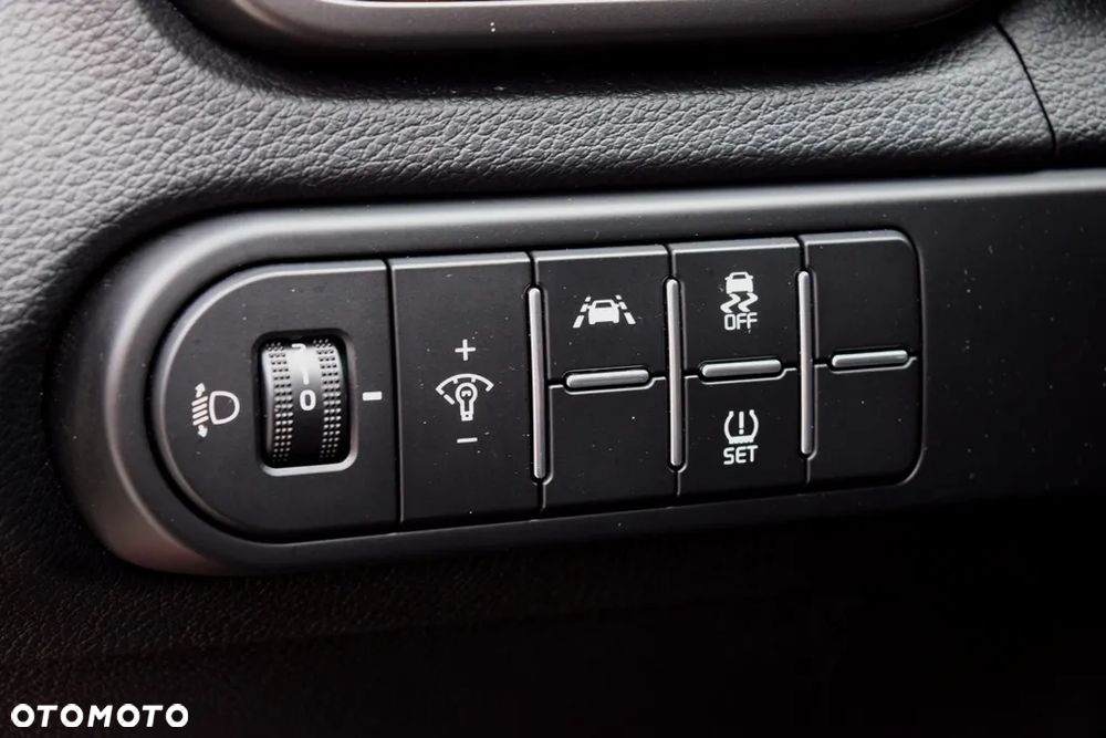 Kia Ceed 1.6 CRDi SCR M - 18