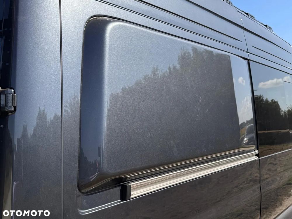 Mercedes-Benz Sprinter - 21