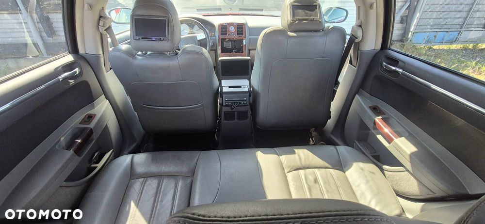 Chrysler 300C - 8