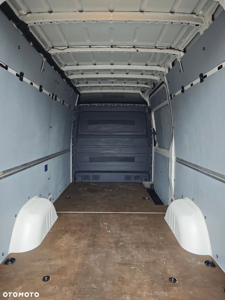 Volkswagen Crafter - 21