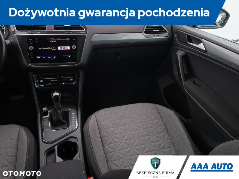 Volkswagen Tiguan - 9