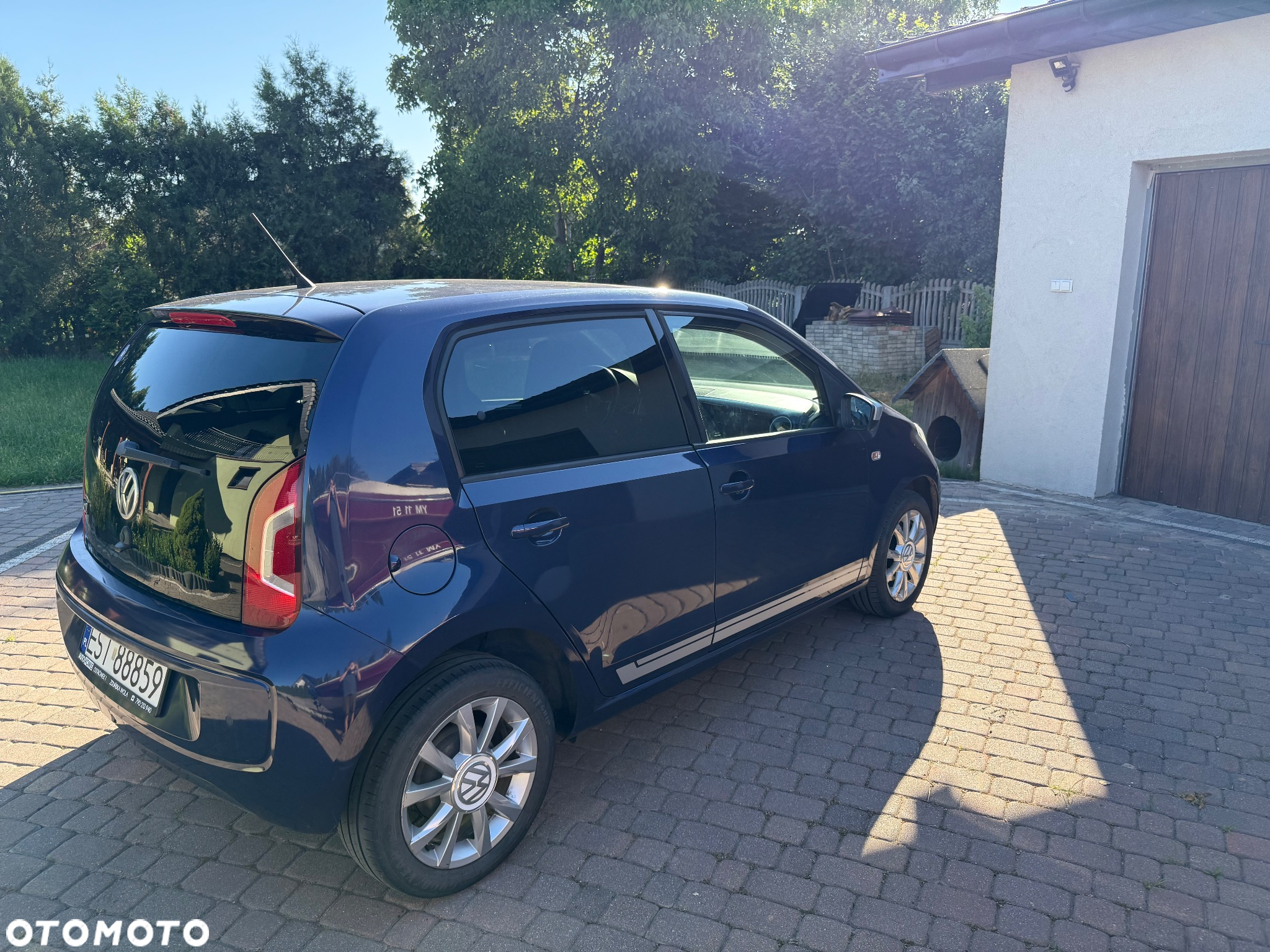 Volkswagen up! 1.0 beats - 3