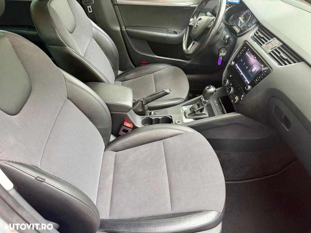 Skoda Octavia 2.0 TDI DSG Premium Edition - 9