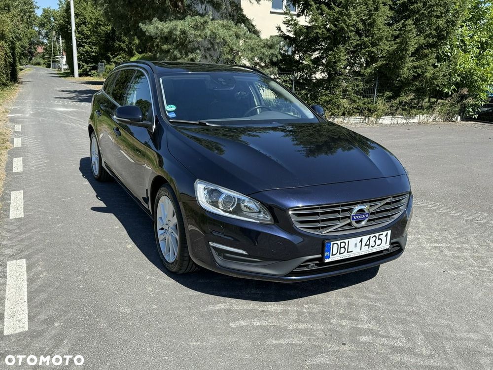 Volvo V60 T3 Geartronic Momentum - 24