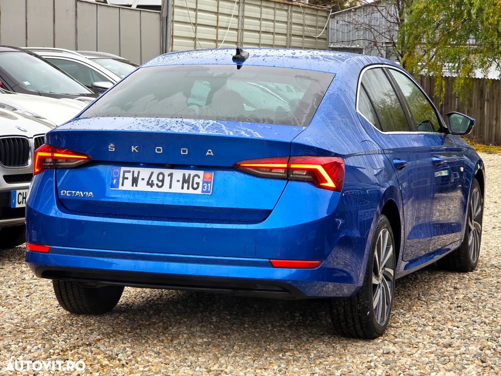 Skoda Octavia 2.0 TDI DSG Sportline - 12
