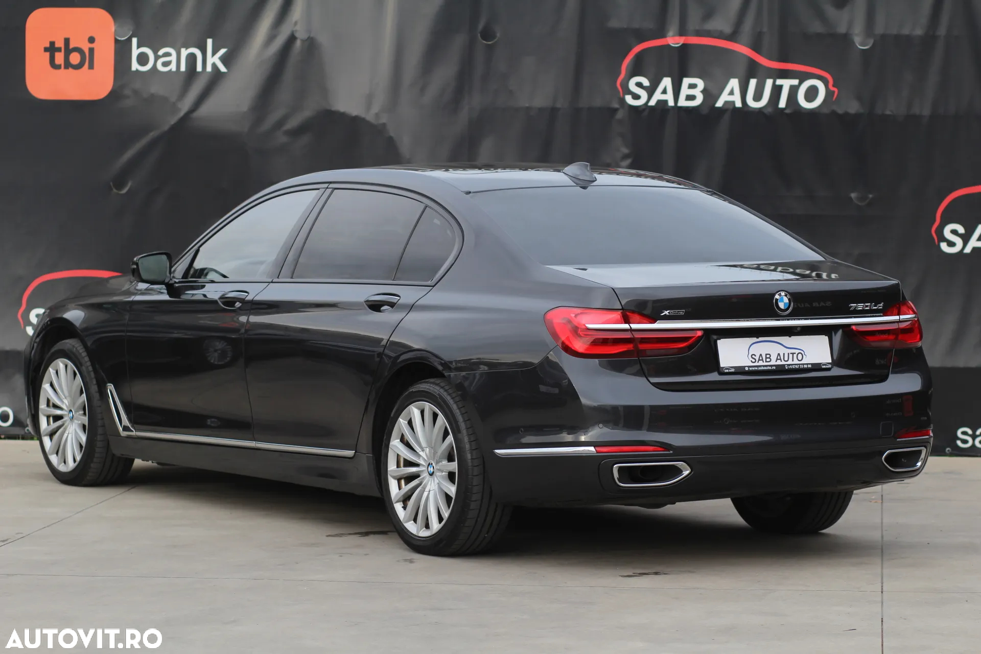 BMW Seria 7 750Ld xDrive - 38