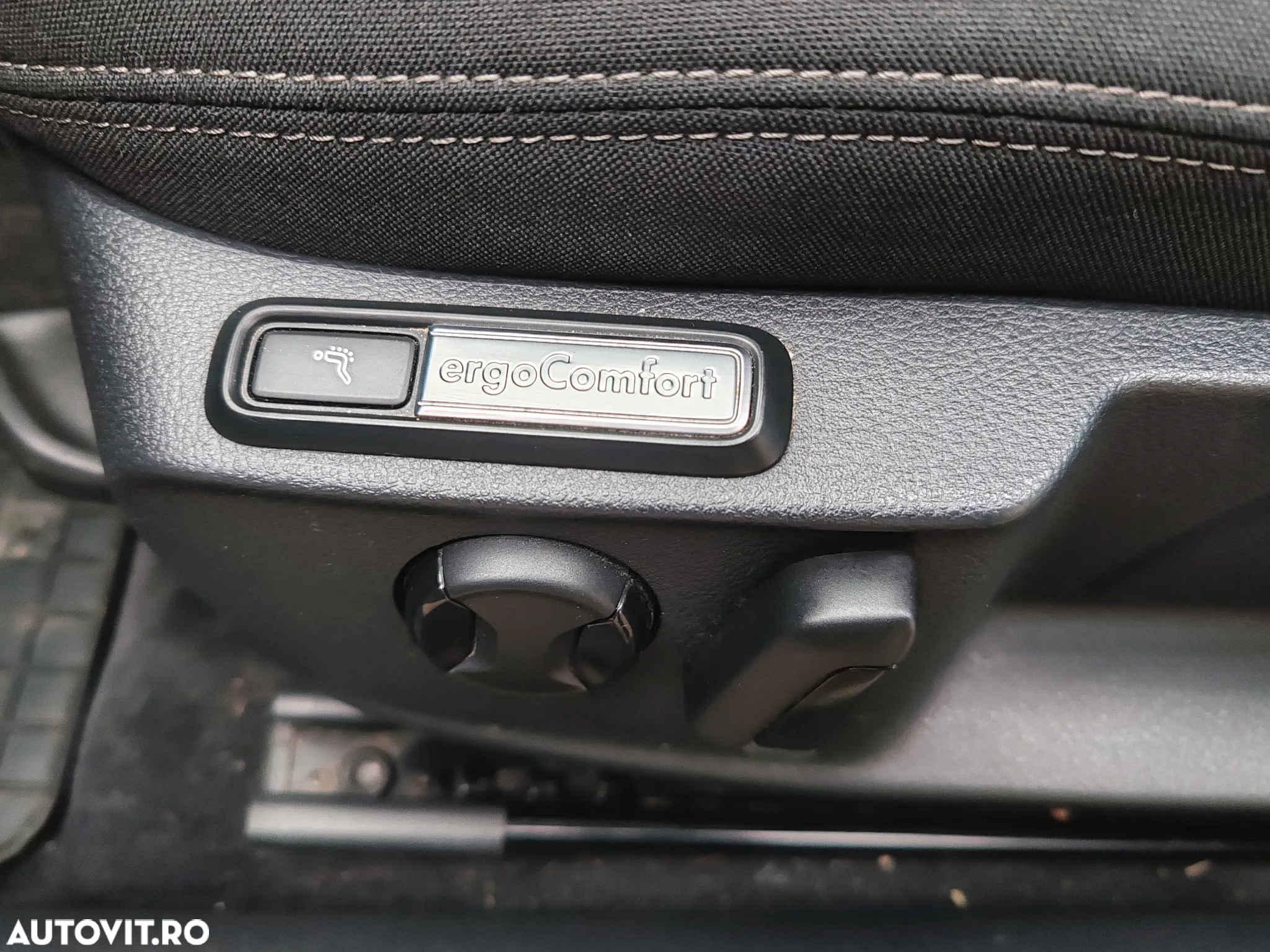 Volkswagen Passat Variant 2.0 TDI DSG 4Motion Comfortline - 13