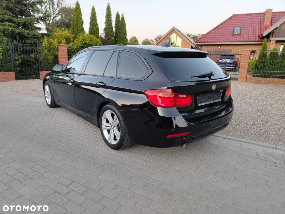 BMW Seria 3 320d Sport Line - 15