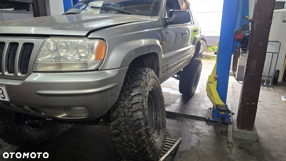 Jeep Grand Cherokee - 12