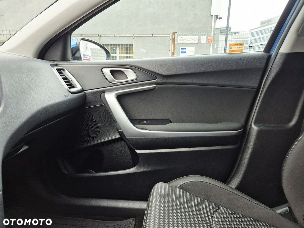 Kia Ceed 1.5 T-GDI M - 35