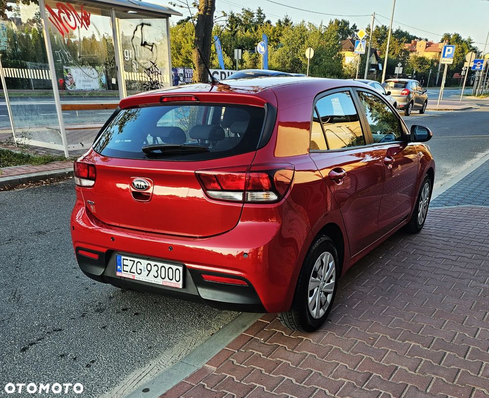 Kia Rio 1.2 L - 3