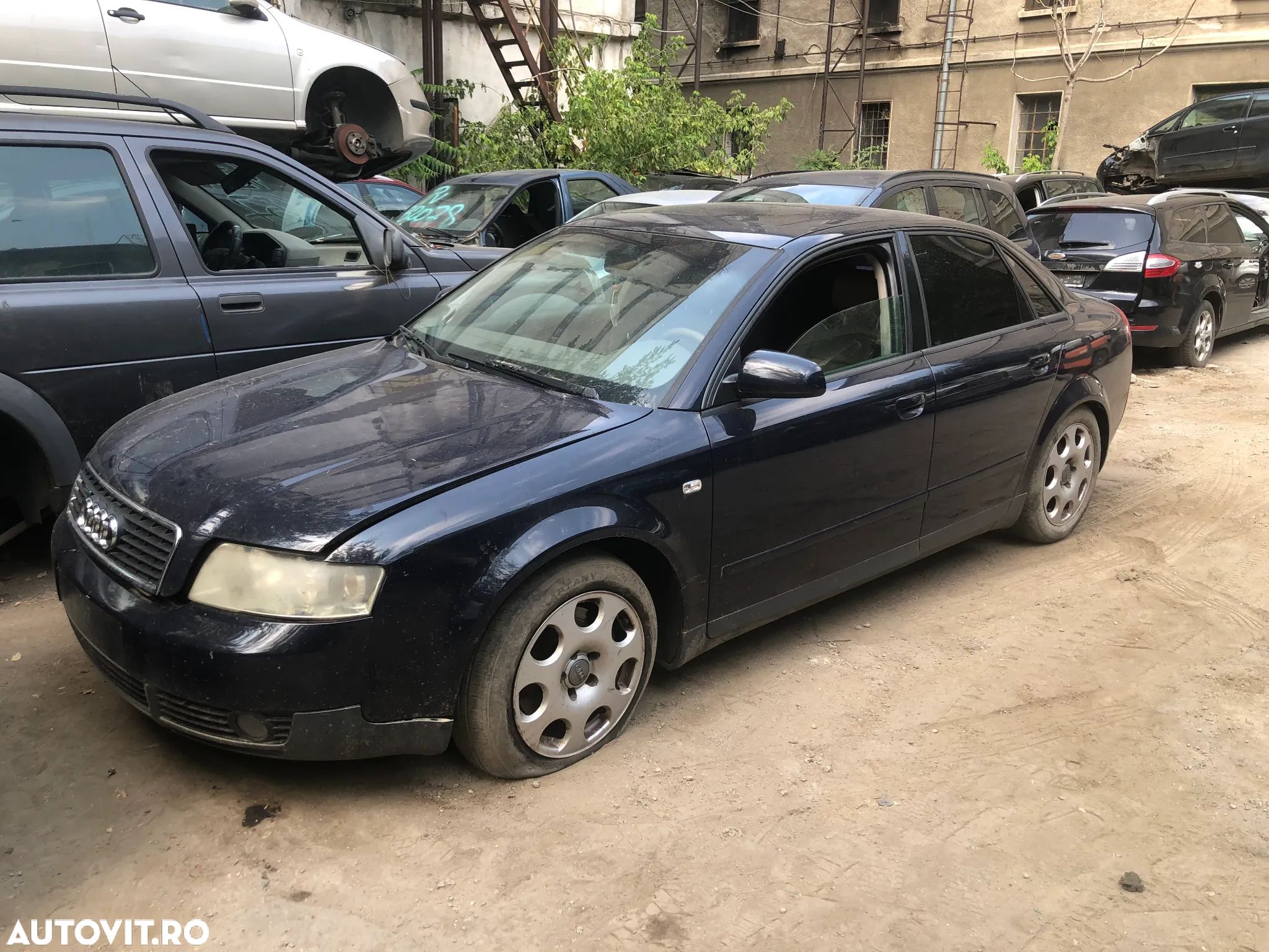 Dezmembrez Audi A4 B6 sedan albastru 2.5 TDI V6 2002 - 1