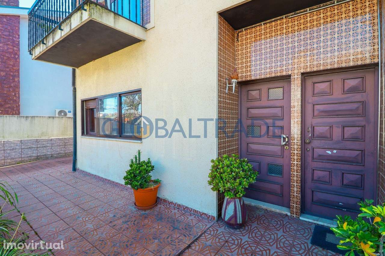 Moradia T4 convertida em Bifamiliar em São Cosme - Grande imagem: 2/60