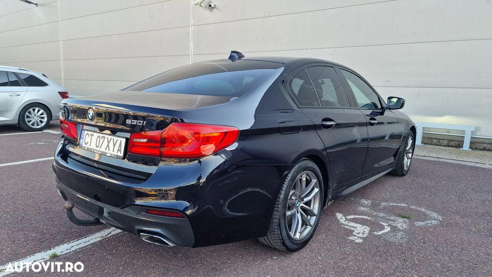 BMW Seria 5 530i xDrive AT - 25