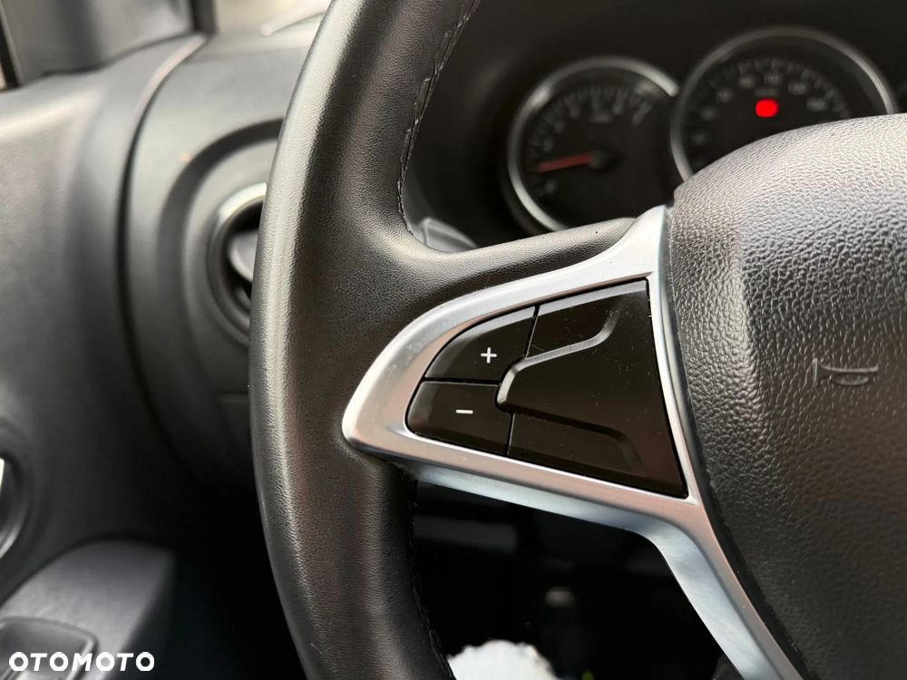 Dacia Lodgy SCe 100 Stepway - 17