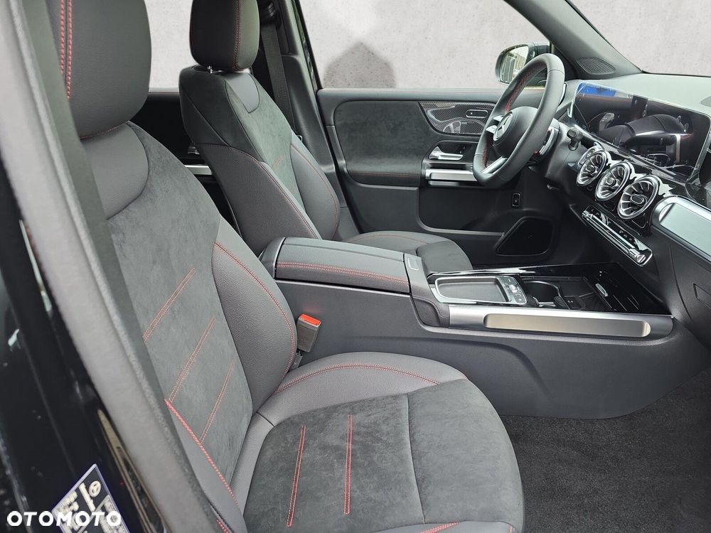 Mercedes-Benz GLB - 16