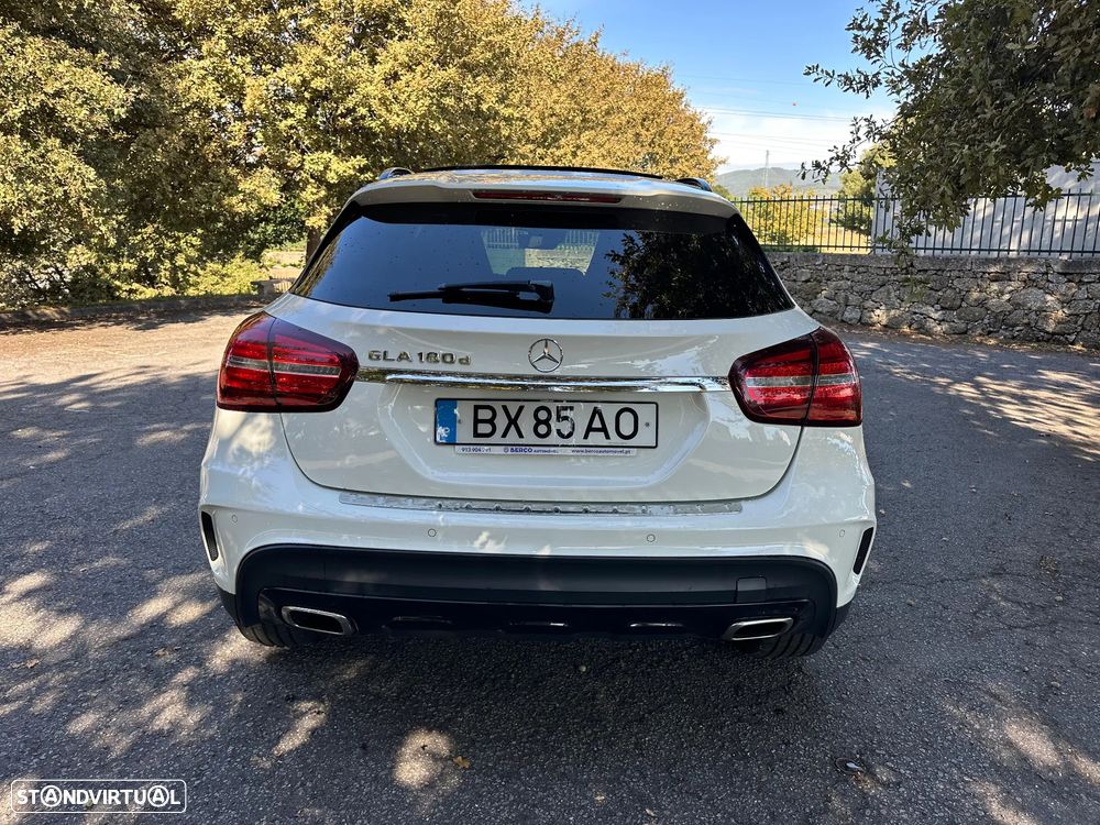 Mercedes-Benz GLA 180 - 6