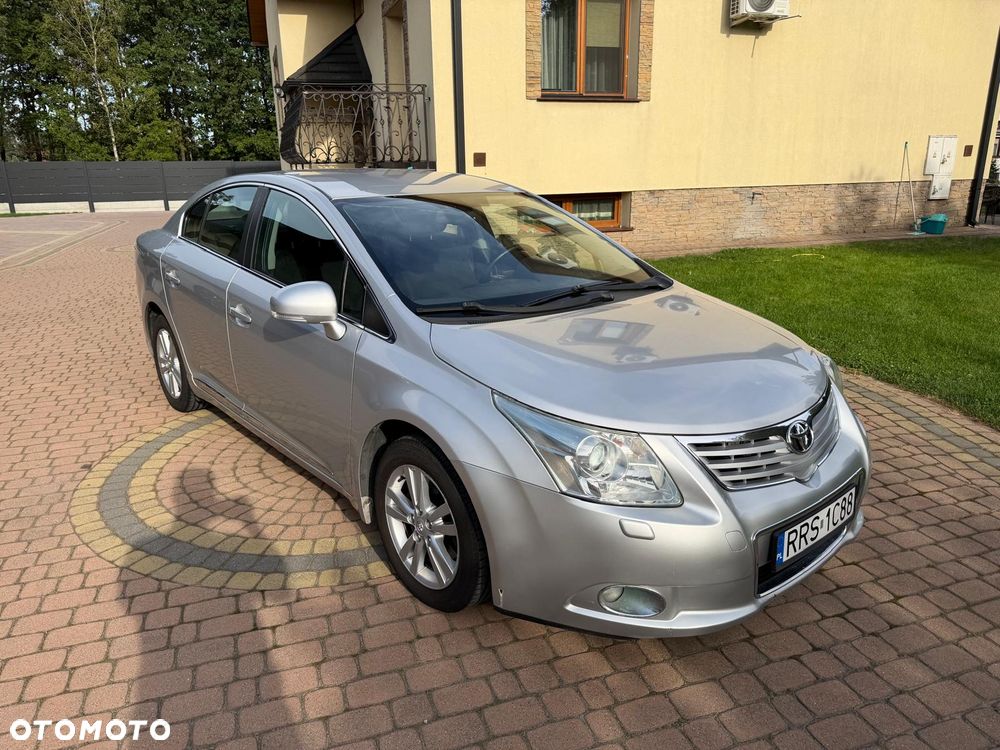 Toyota Avensis - 1