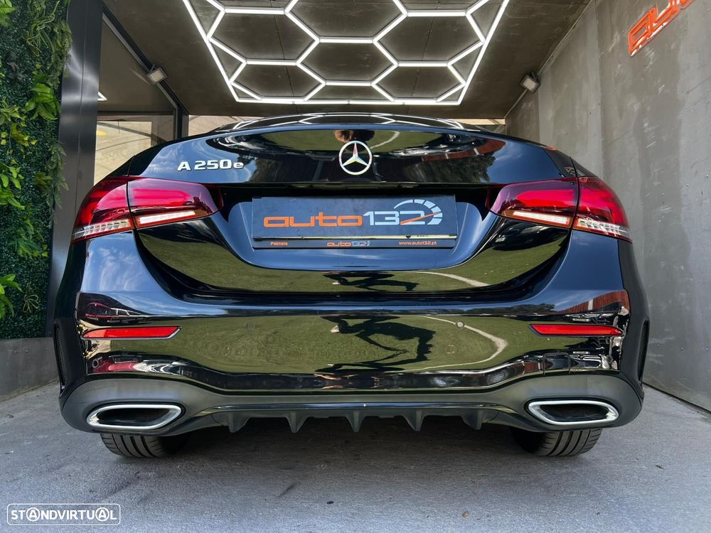 Mercedes-Benz A 250 Limousine e AMG Line - 5